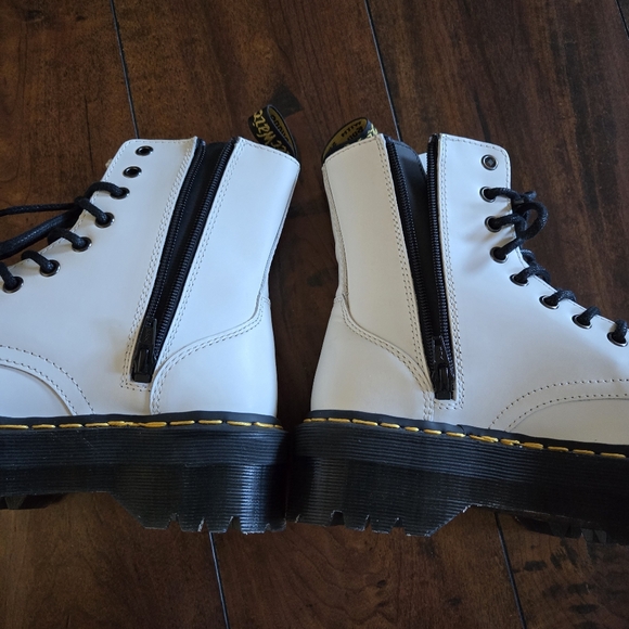 Doc Dr. Martens Women's Jadon Leather Lace Up Ankle Boots White Size US 6L/ 5M - Picture 7 of 16